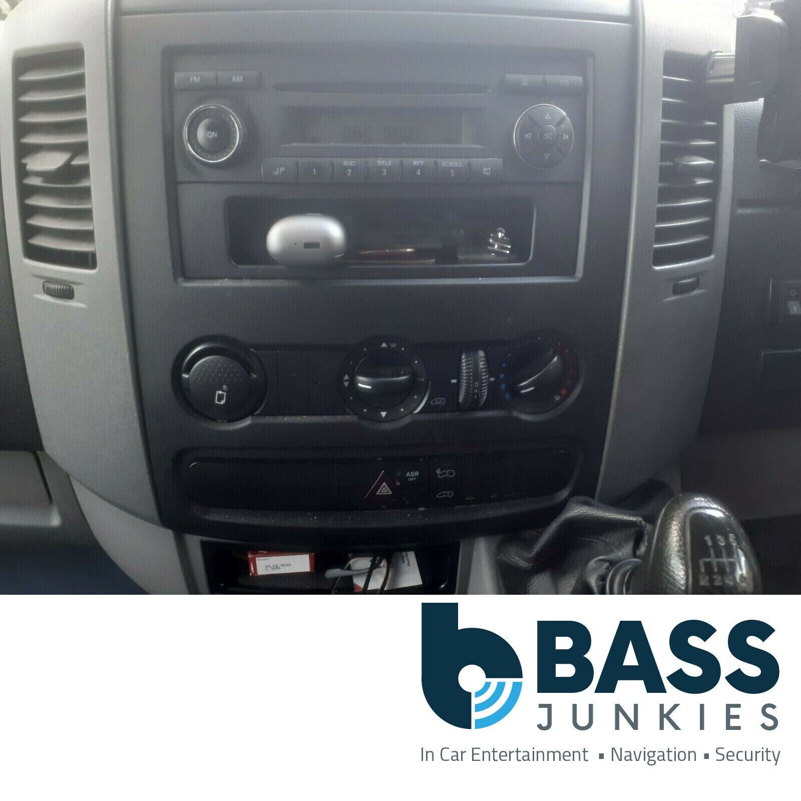 CT24MB16 Fits Volkswagen Crafter 2006-2017 Car Stereo Double Din Facia Panel Kit