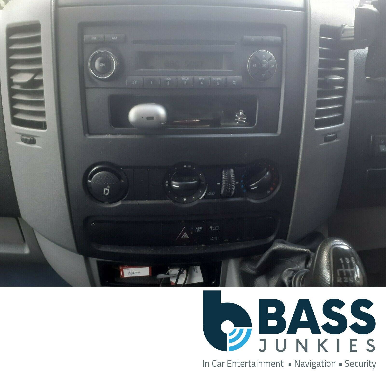CT24VW10 Fits Volkswagen Crafter 2006-2017 Car Stereo Single Din Facia Panel Kit