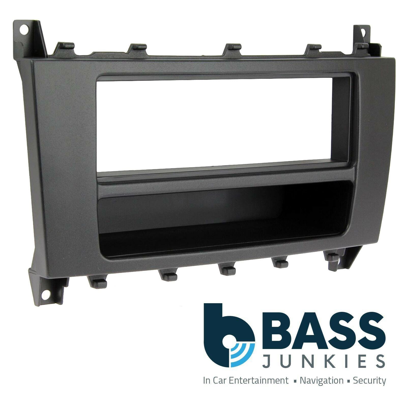 Connects2 CT24MB04 - Mercedes C-Class 2004 - 2007 Single Din Fascia Panel